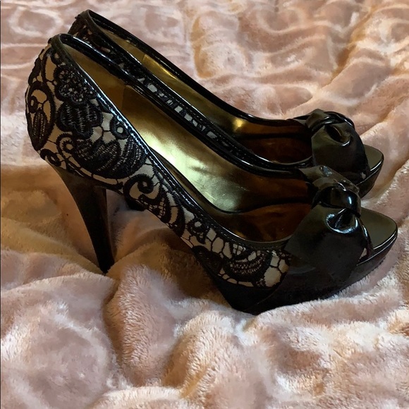 GUESS Lace platform pumps - Picture 2 of 7